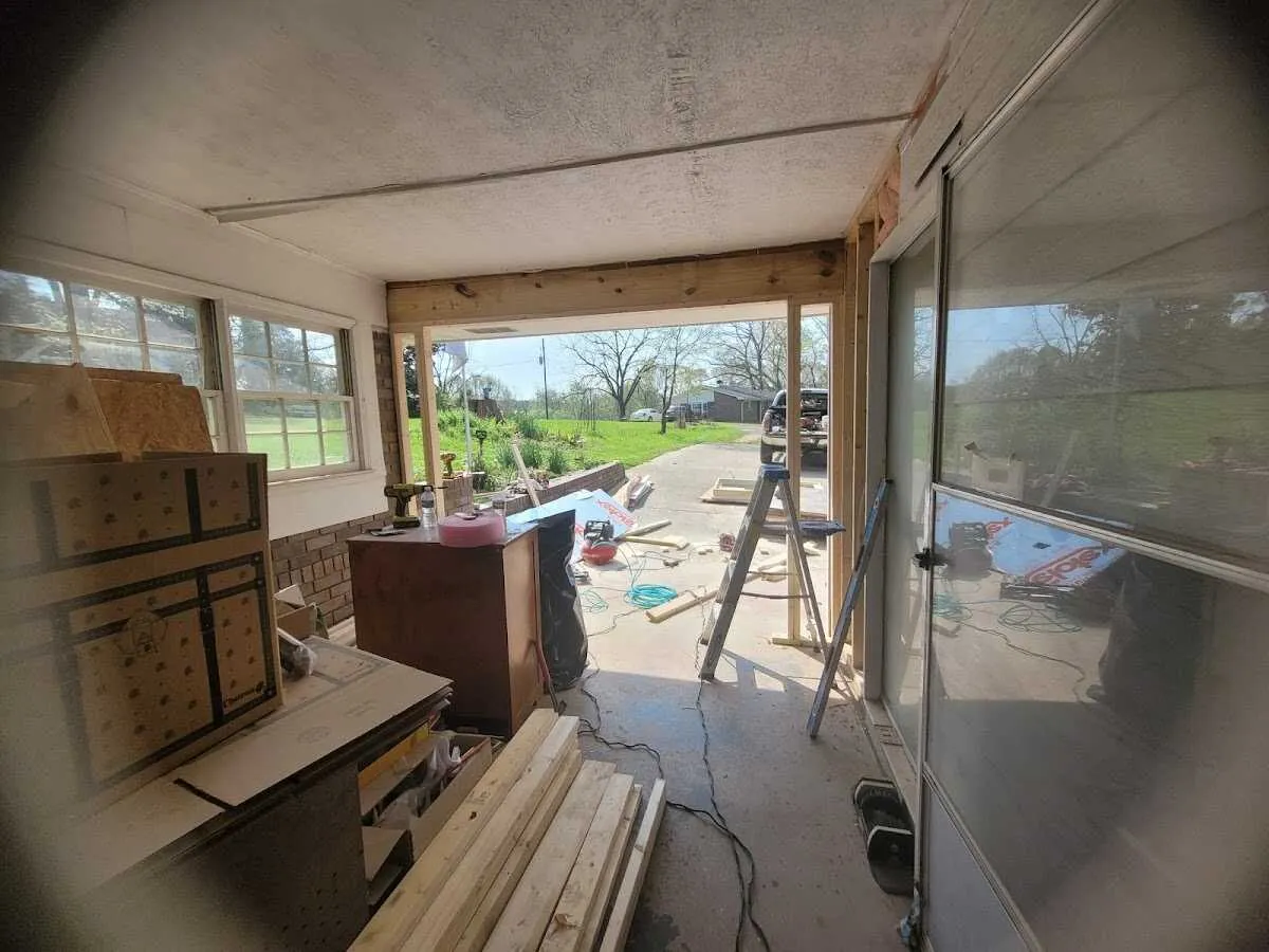 Air movers and dehumidifier for Water Mitigation Services in Soddy-Daisy